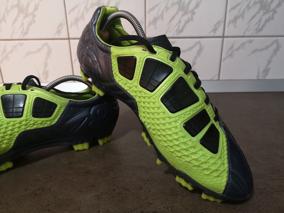 Vând ghete de fotbal Nike Total 90 in stare impecabilă
Nr 45,5
Preț 3