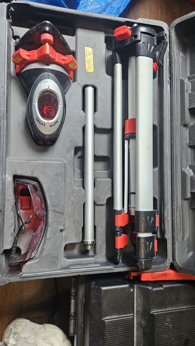 Лазерен ниеелир skil