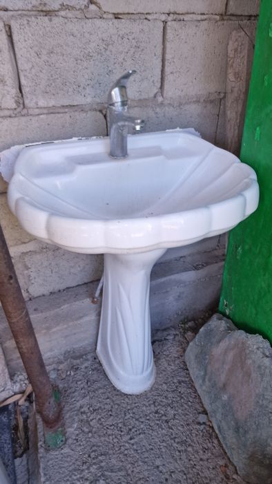 Раковина тюльпан, на ножке