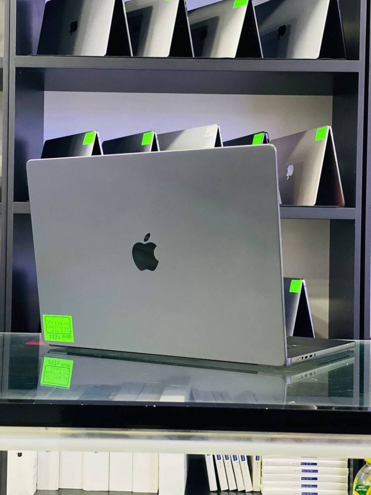 Macbook Pro M3 Pro / 18 / 512 / 81sikl 98% / 4K