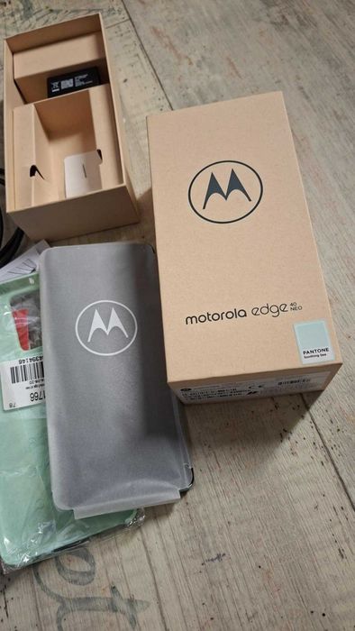 Смартфон Motorola Edge 40 Neo, 256GB, 12GB RAM, 5G