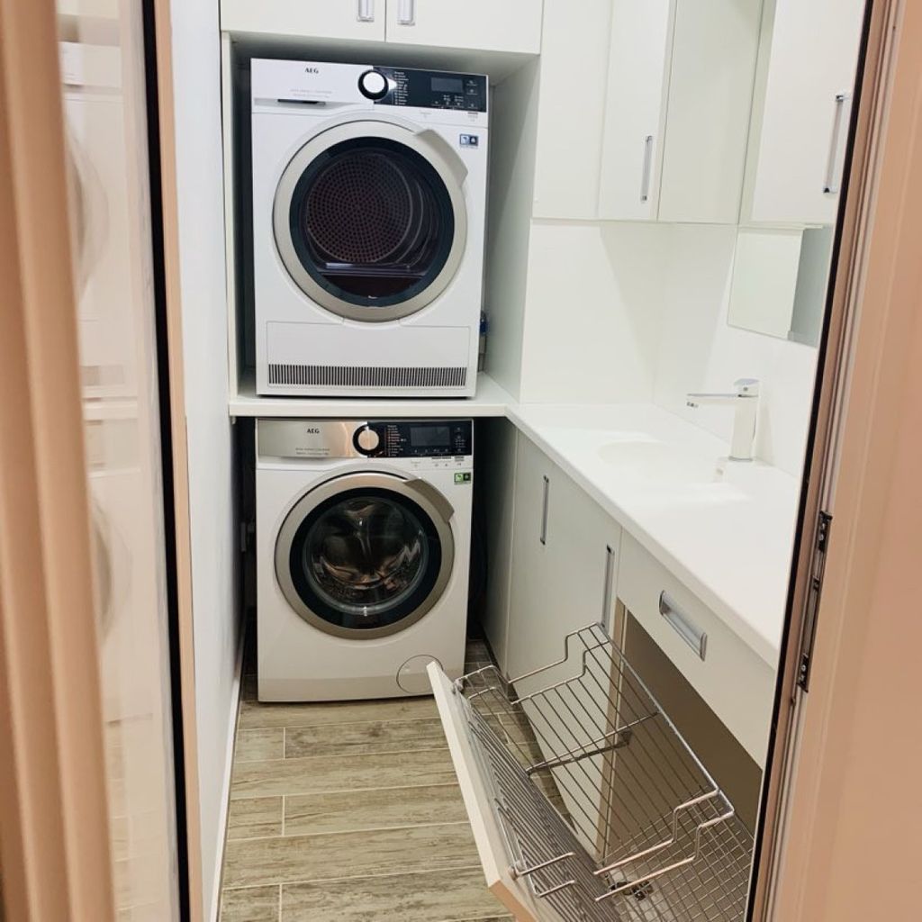 Продава се Тристаен апартамент в Варна, Възраждане 3 - 65 кв.м за 2231 €/кв.м - Снимка #8