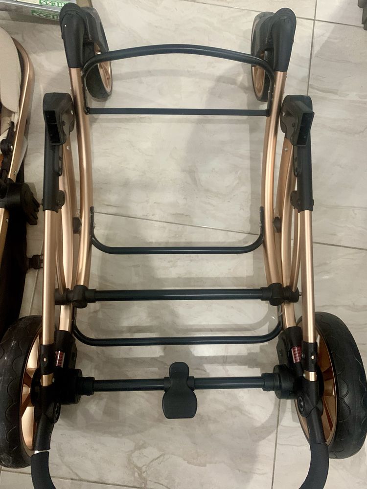 Carucior Visoli 3 in 1 Culoare: auriu
