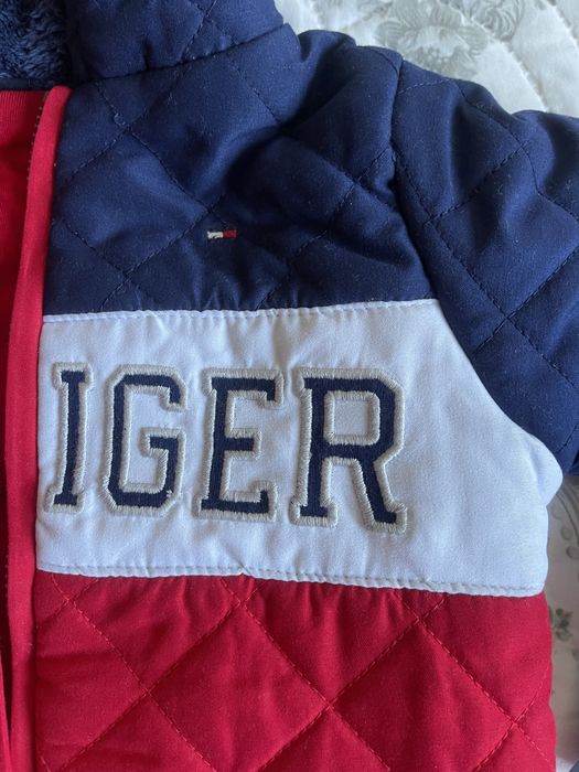 Продавам екскимос за зима наTommy Hilfiger
