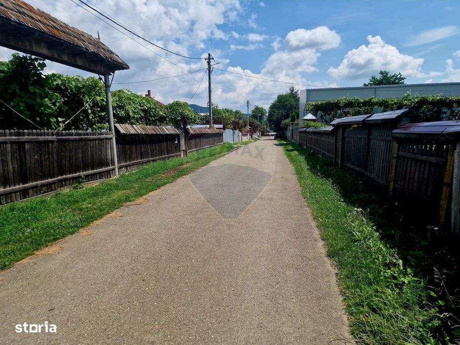 Teren 2743 mp, 2 fronturi, asfalt – Viișoara, Neamț