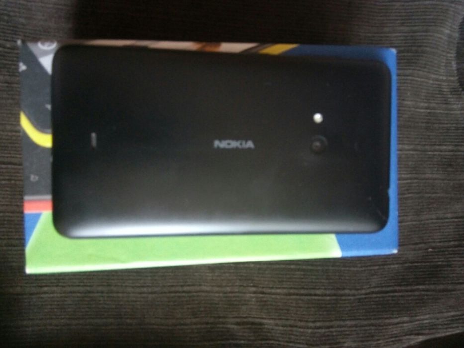 Nokia Lumia 625 si cablu de date