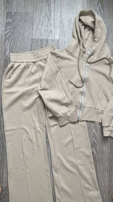 Продам костюм НОВЫЙ детский