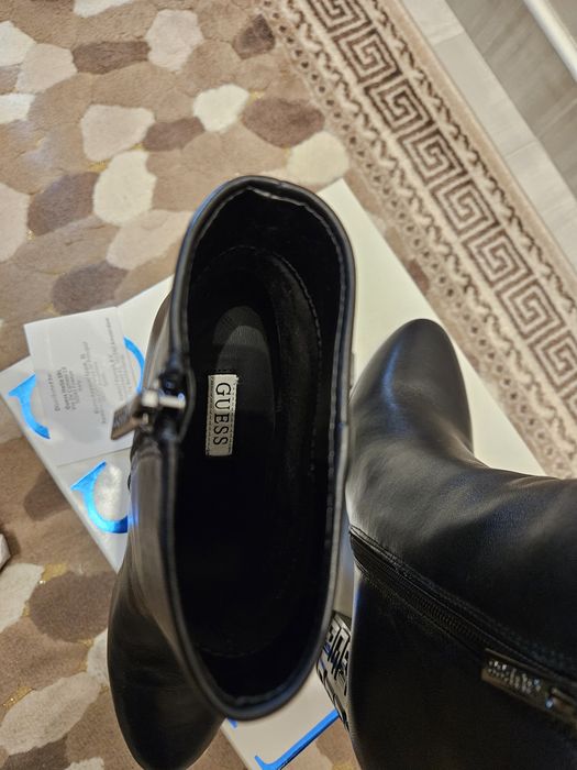 GUESS боти естествена кожа 37р черни