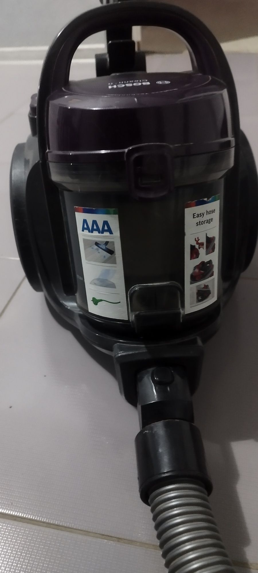 Vând aspirator cu fir  Bosch in stare buna