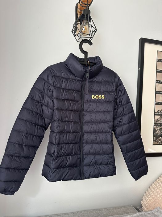 Есенно / преходно дамско яке Boss р. 36