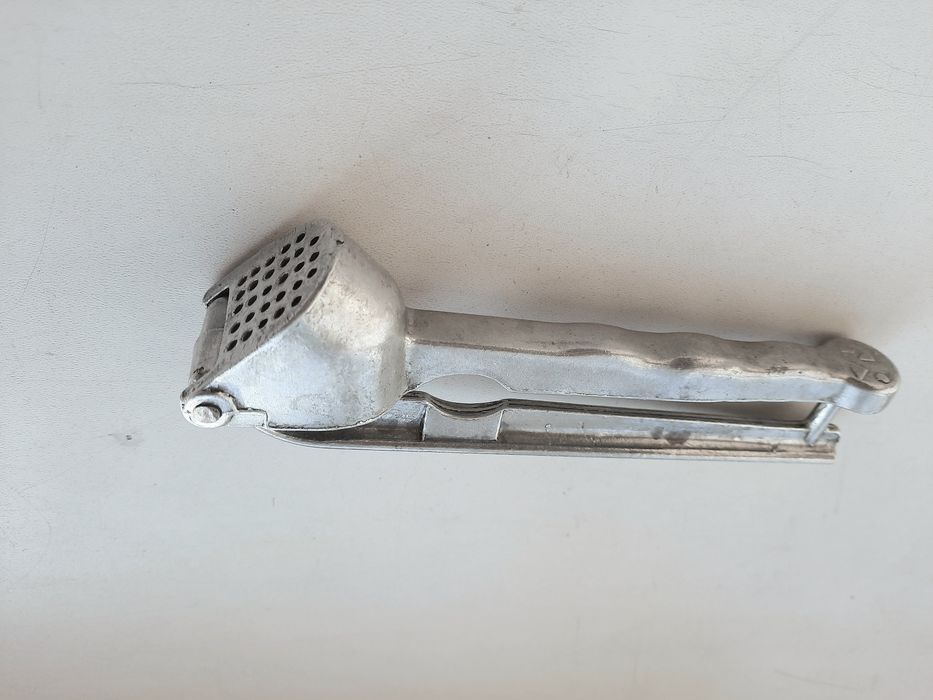 Чеснокодавка советская