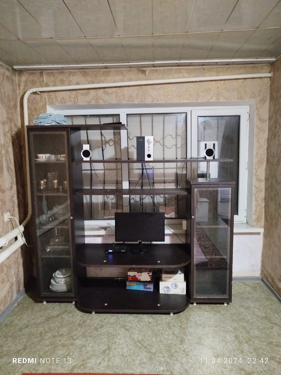 Продам  небольшую  стенку. Срочно.