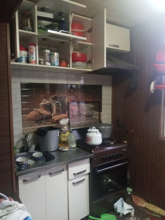 1 xonali 2 xona qilingan Qoraqamish 1/2 da. Srochno sotiladi