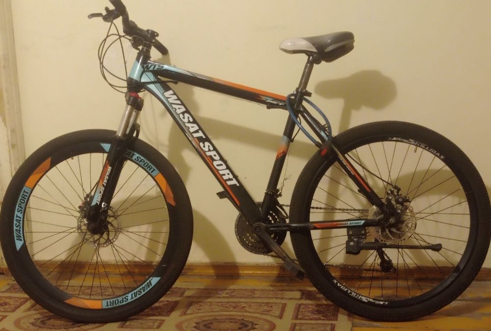 ПРОДАЁТСЯ срочно горный велосипед
