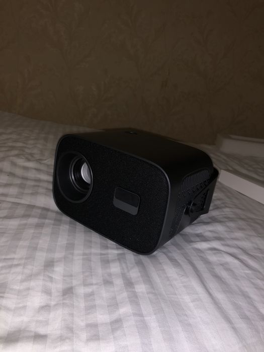 Продам новый Проектор