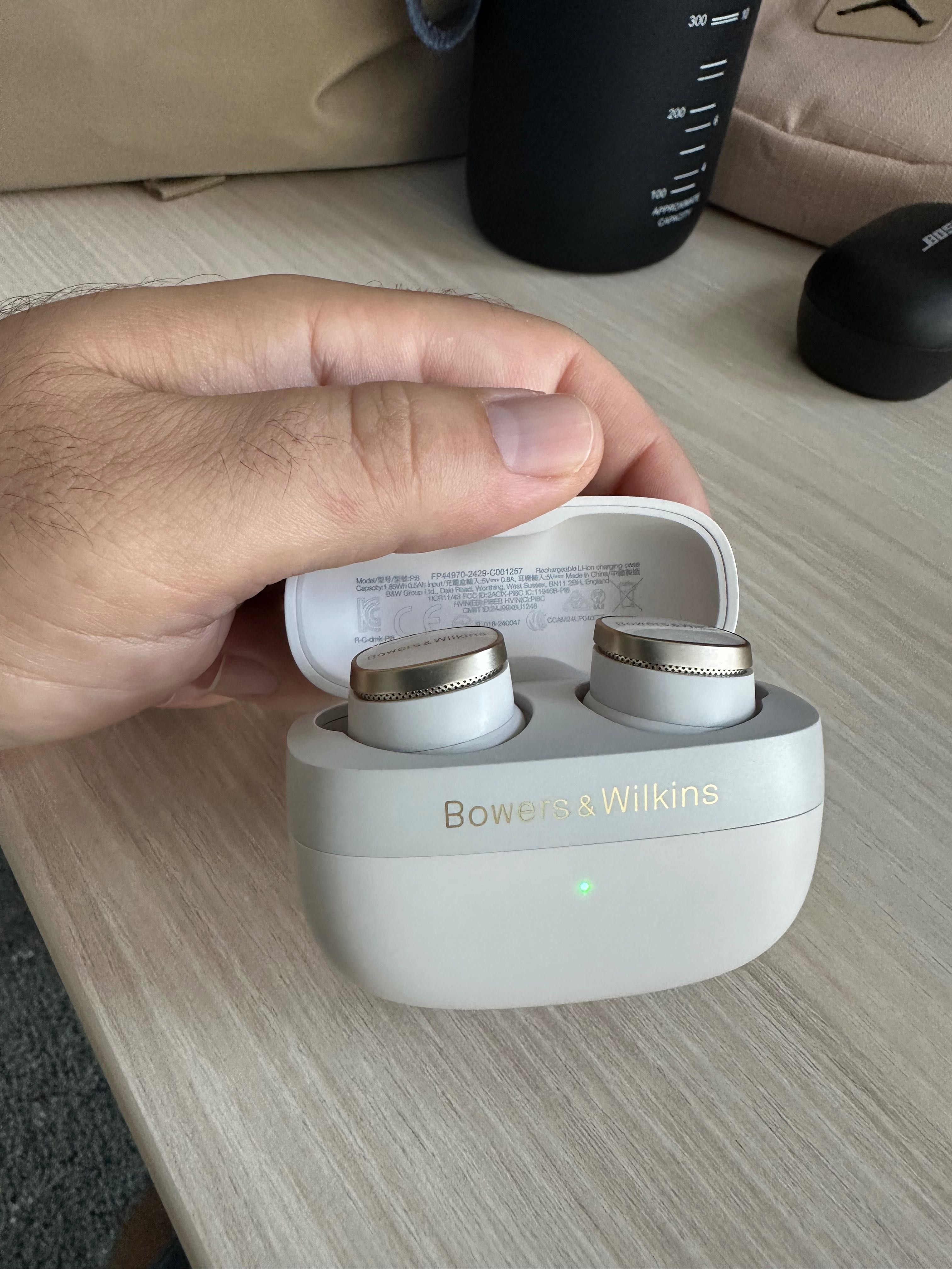 Bowers & Wilkins Pi8 Dove White