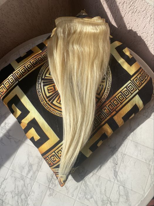 Естествена коса на цяла неразкроена треса