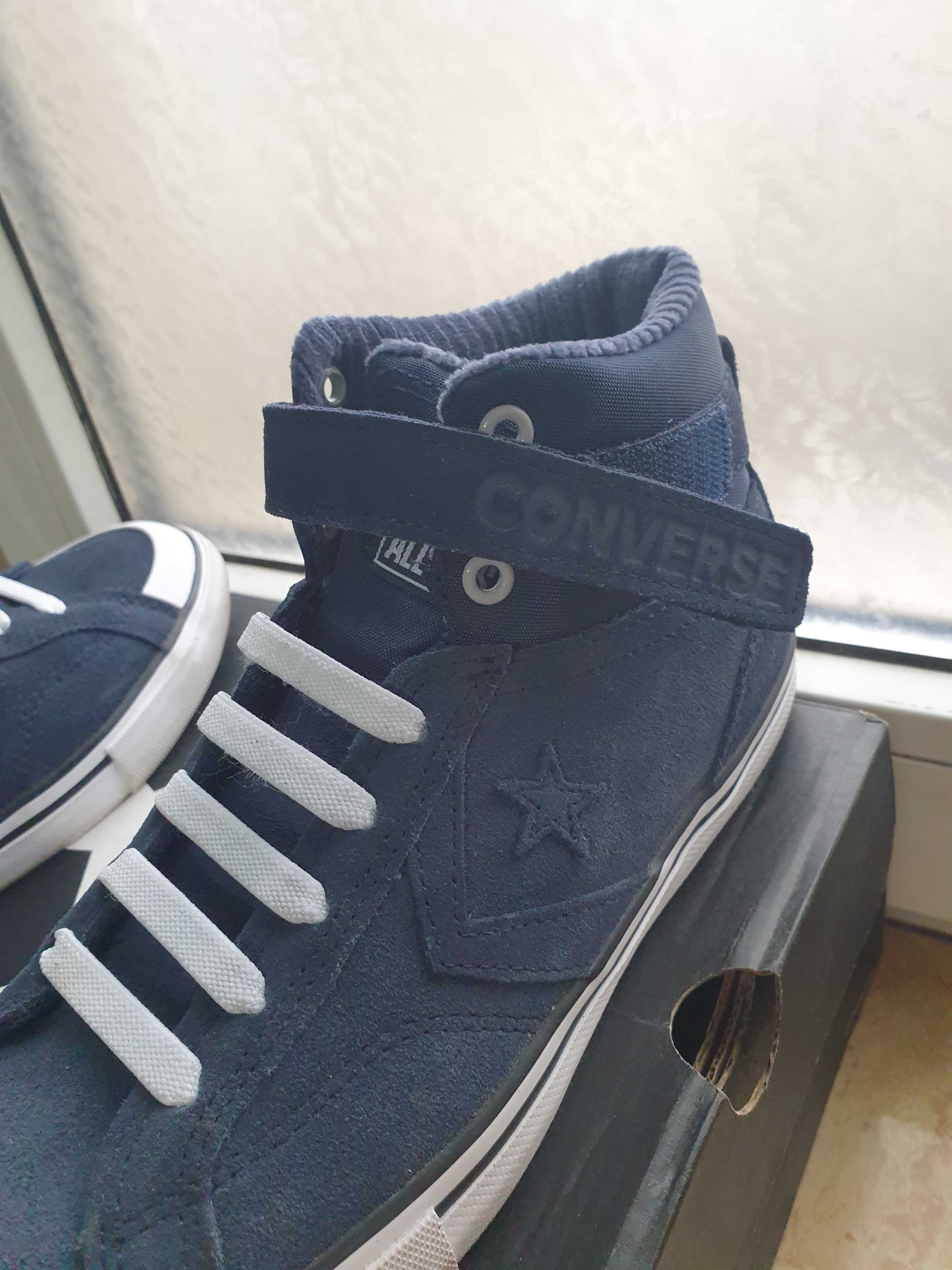 De vanzare tenisi Converse aproape noi