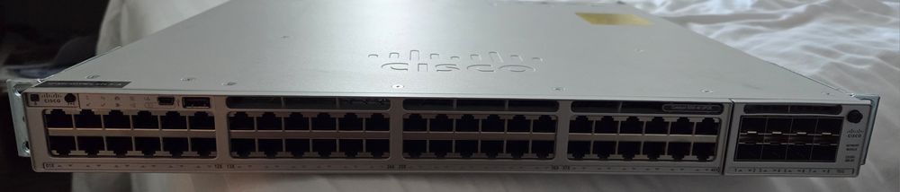 CISCO 9300 48 PoE
