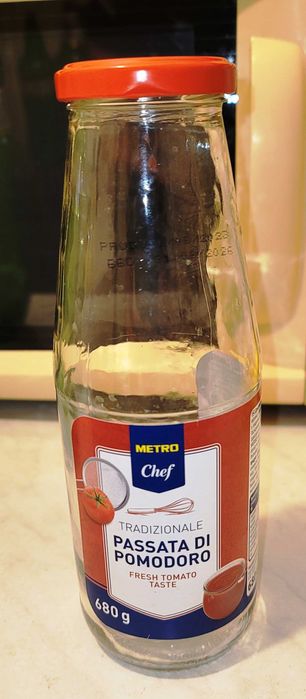 Продавам втора употреба чисти бутилки/шишета  с винтови капачки