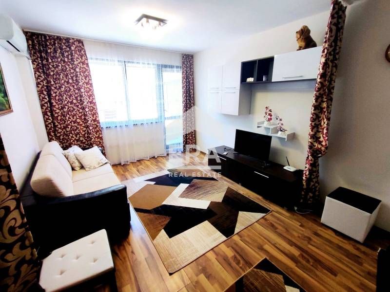 Продава се Двустаен апартамент в Варна, м-т Траката - 70 кв.м за 1400 €/кв.м - Снимка #2