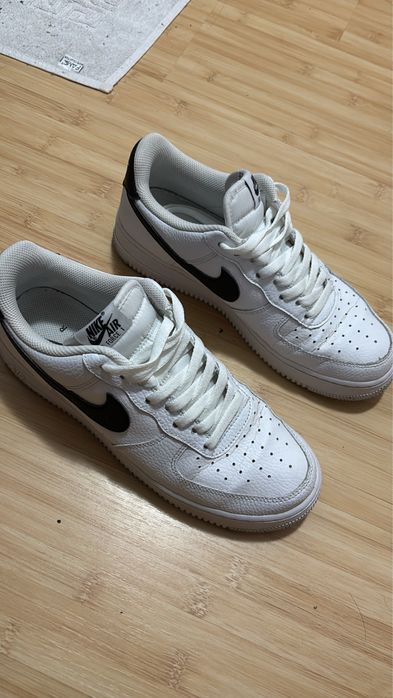 Nike air force 1 din piele . Marimea 43 !!!