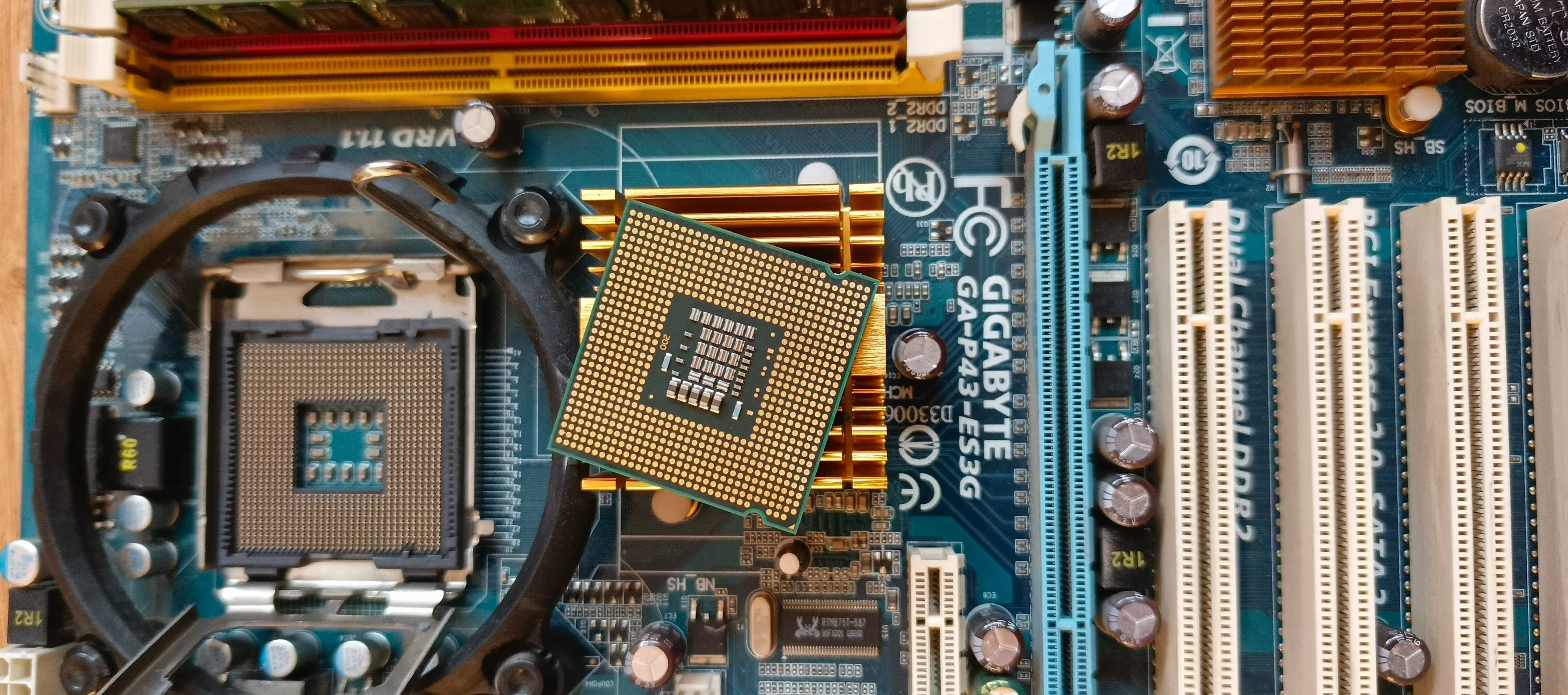 Процессор: Intel Core 2 Duo E8400