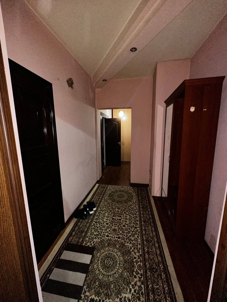 Продается Яккасарсарайский район улица Бабура  2 комнатная