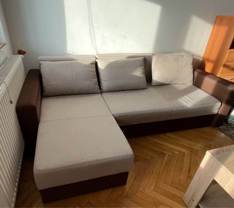 Vând colțar negociabil