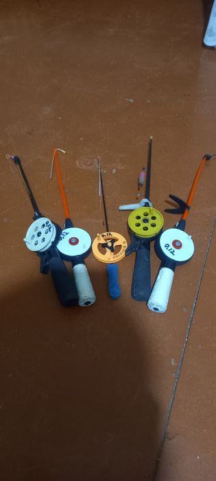 Продам удочки и стульчик