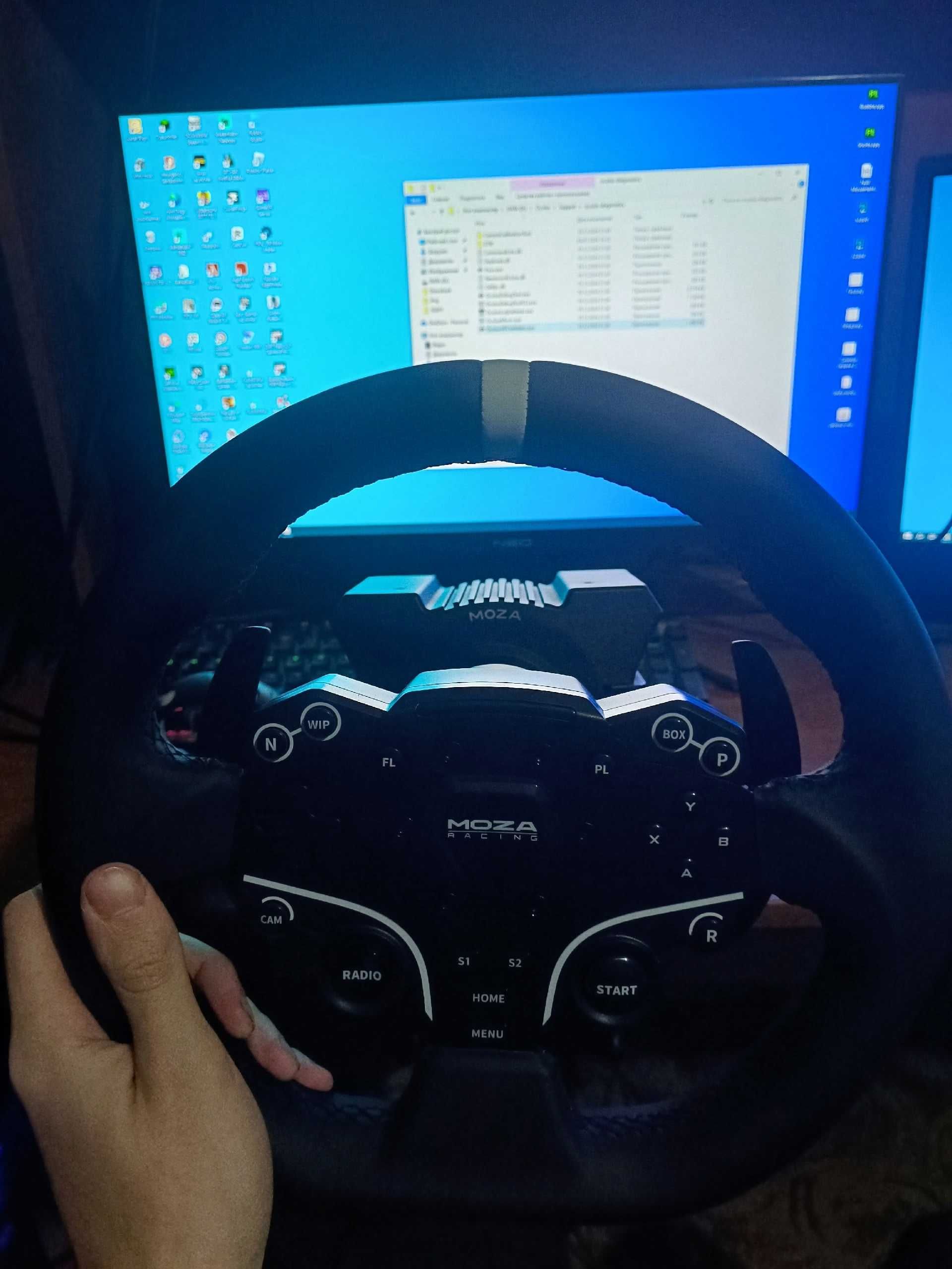 Moza R5 игровой руль