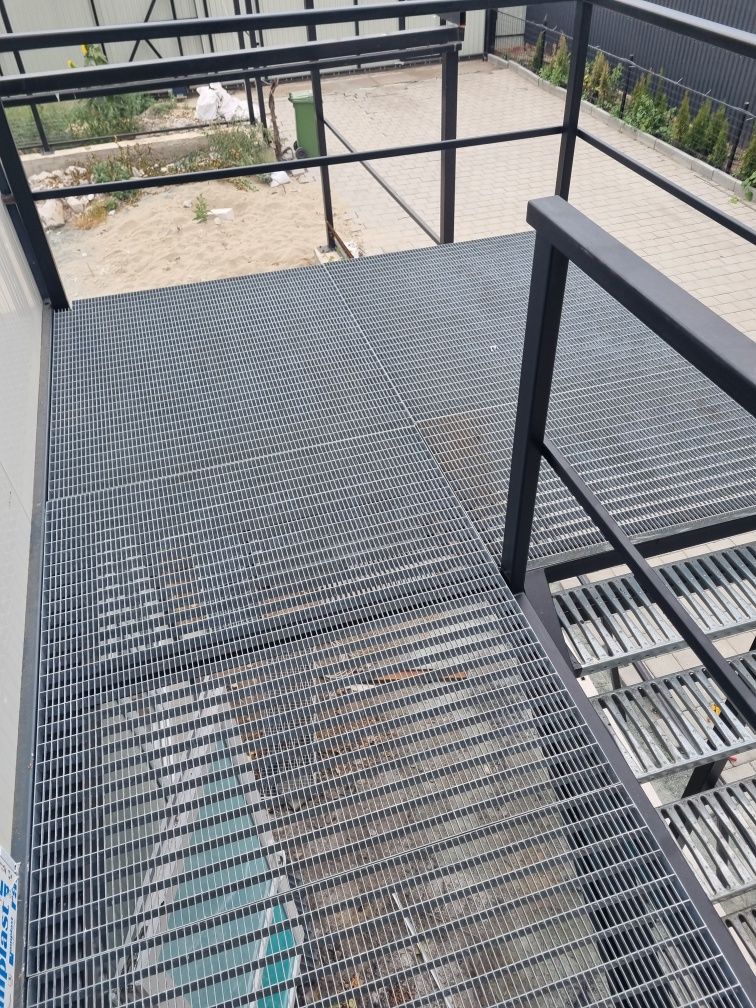 Scări metalice galvanizate