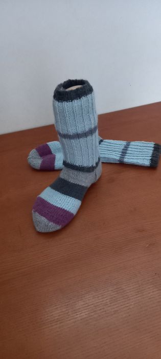 Продам вязаные носки.