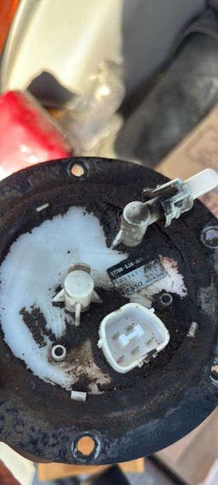 Бензинова помпа за Honda Legend 2010