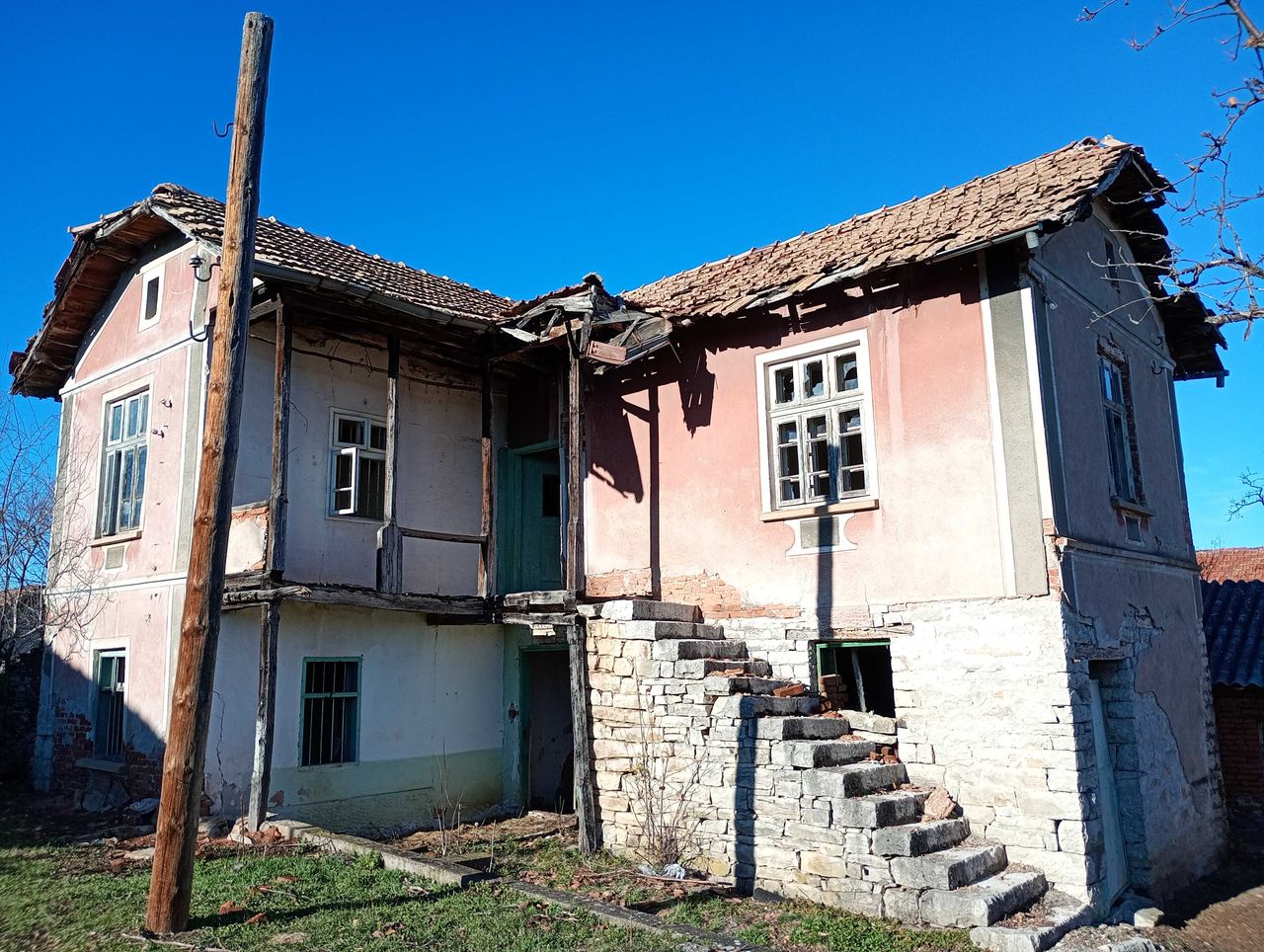 Продава се Къща в Враца, Център - 1 кв.м за 1275 €/кв.м - Снимка #11