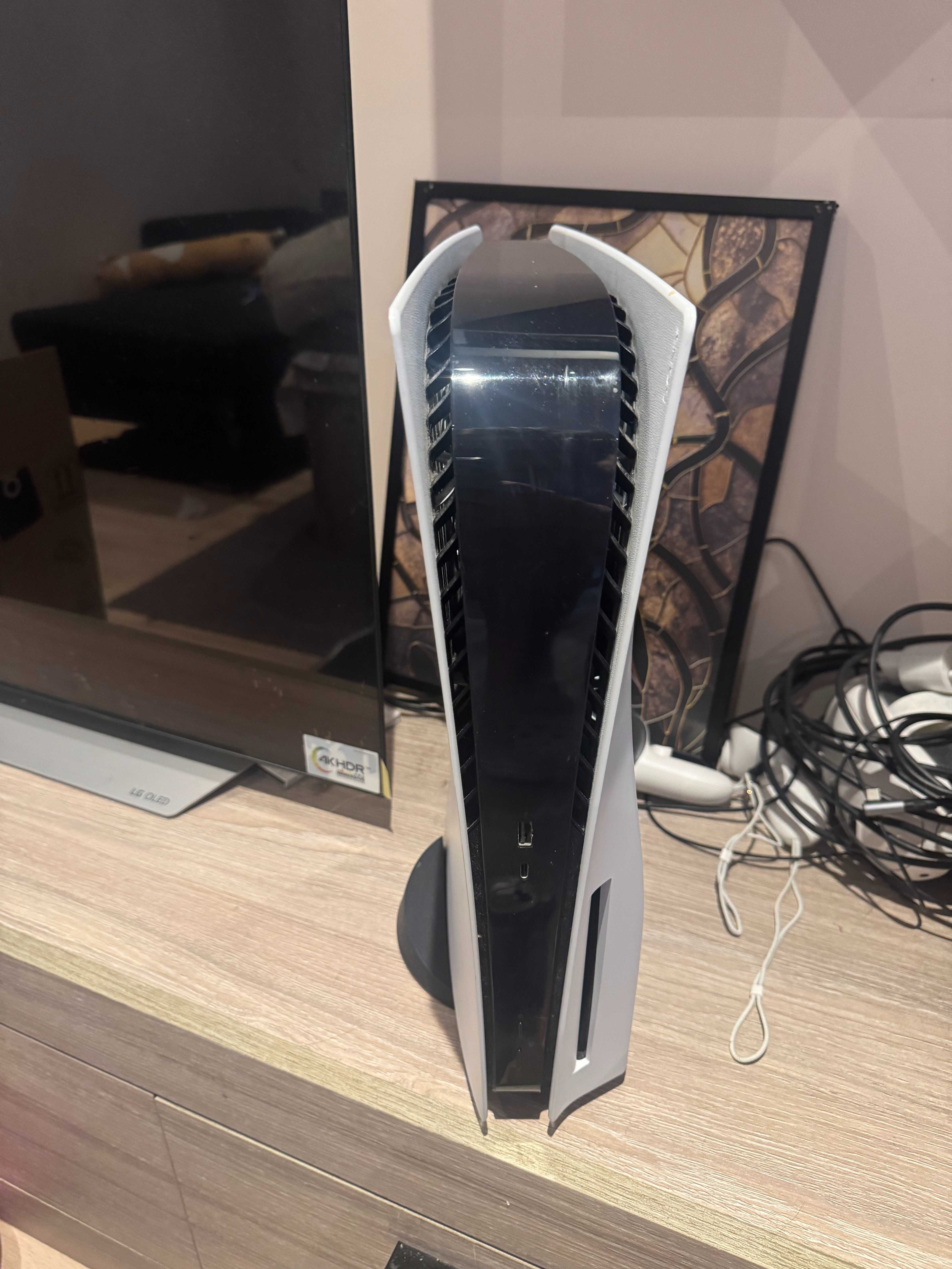 PlayStation 5 1 TB с две игри