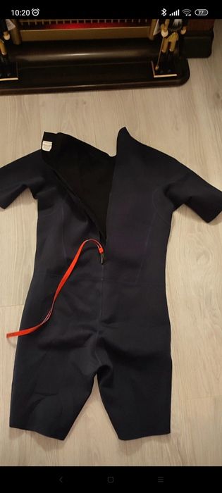 Costum de neopren 1,5 mm, Decathlon, model uşor de îmbrăcat, bleumarin