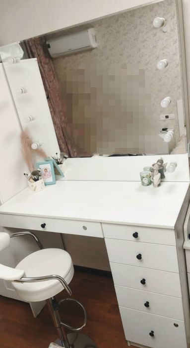 Продам макияжный стол