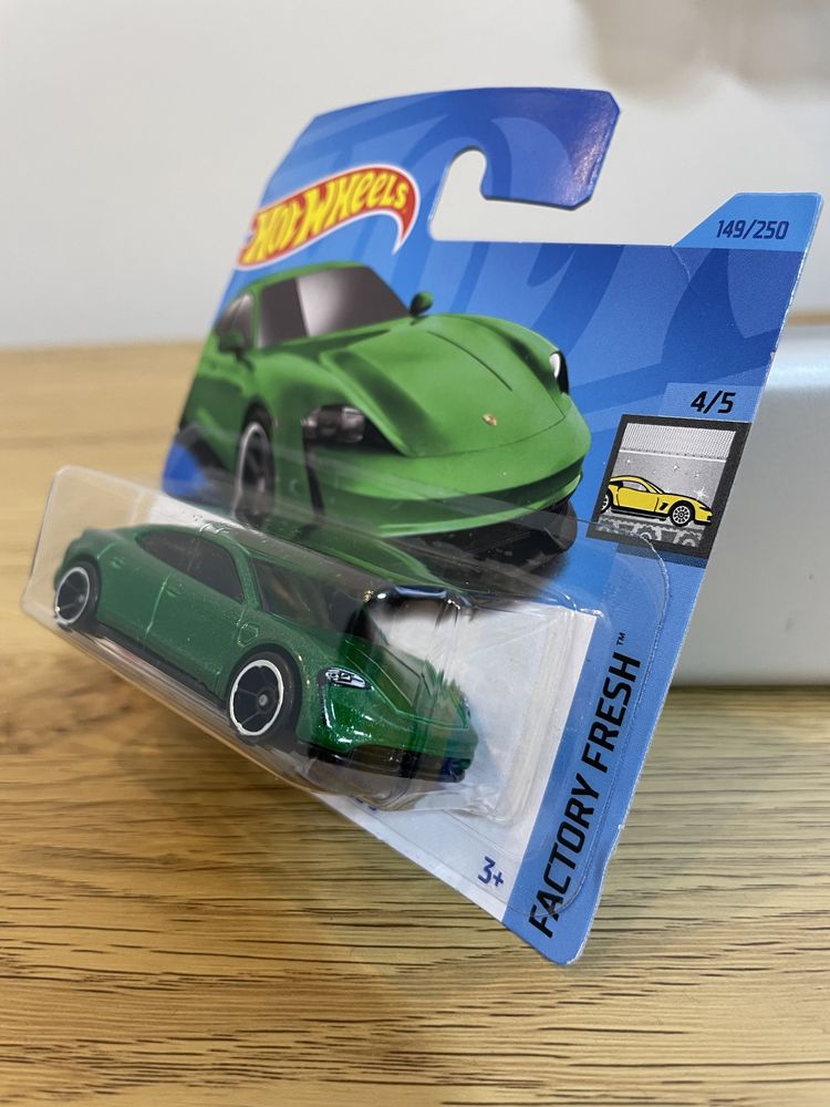 Hot Wheels Porsche Taycan Turbo S