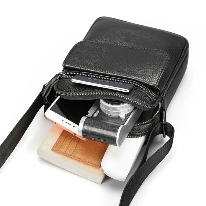 Мъжка компактна кожена чантичка с капаче /Гланцова черна естест. кожа!