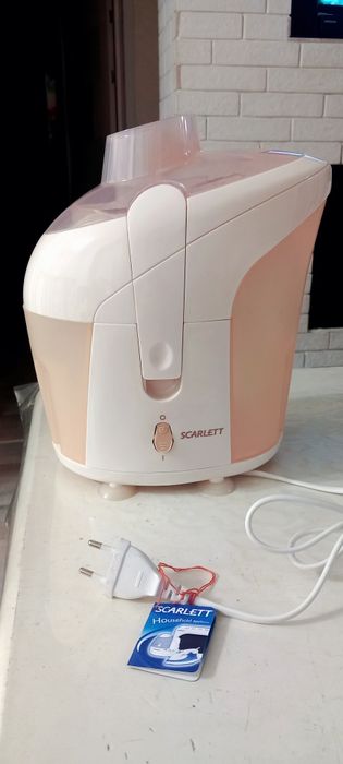 Соковыжималка Scarlett. Новая.