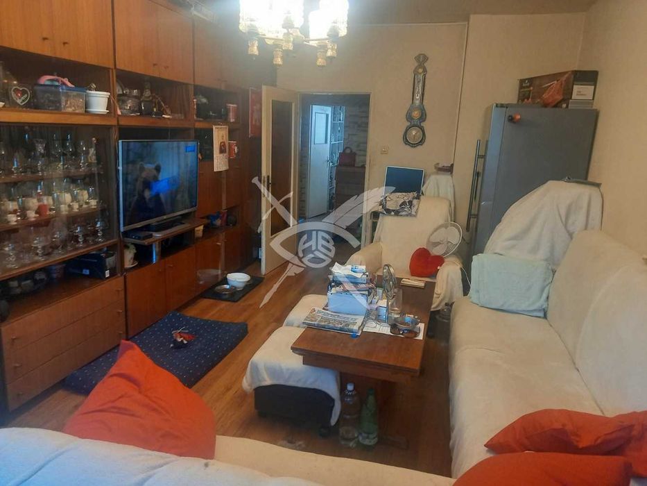 Продава се Тристаен апартамент в София, Лагера - 96 кв.м за 1980 €/кв.м - Снимка #2