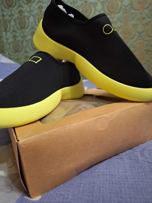 Кроссовки  женские