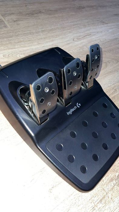 Руль Logitech G29