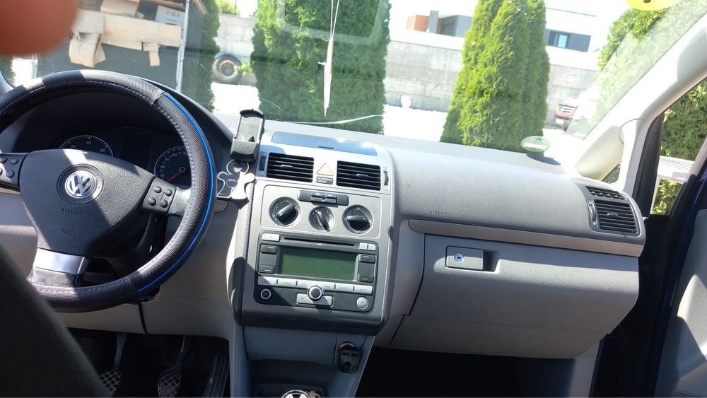 Vand urgent vw touran an 2009 motor 1.9