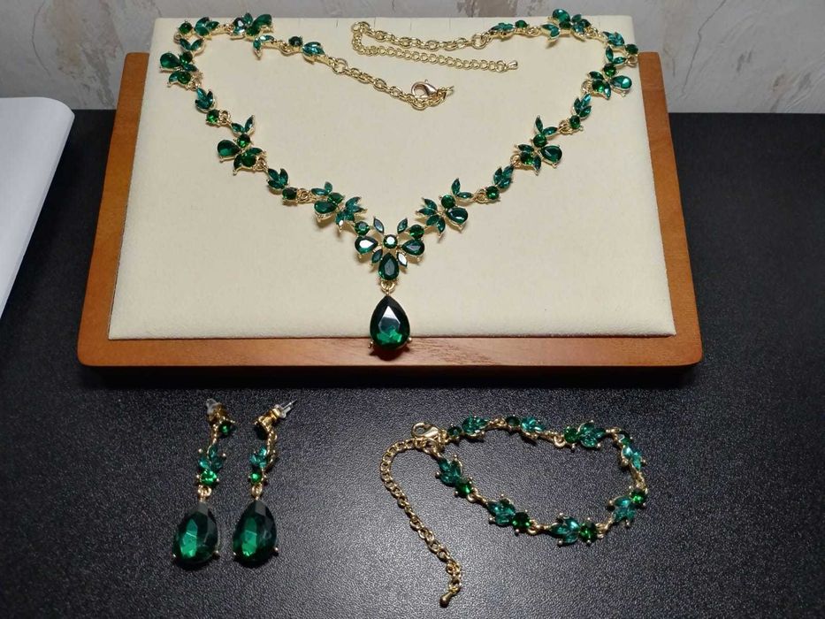 colier cu bratara si cercei