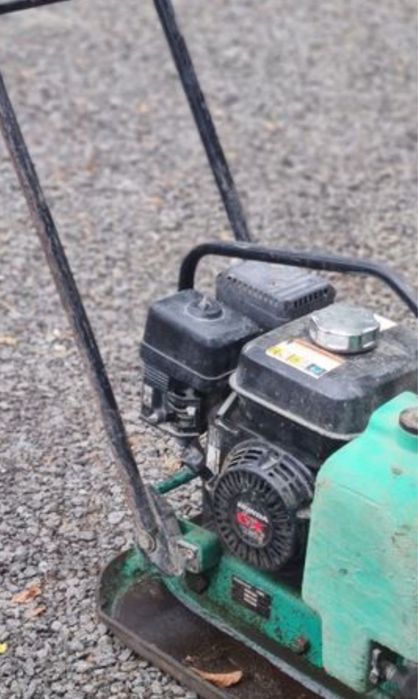 Inchiriez utilaje construcții -Buldoexcavator/Autobasculanta/Agregate