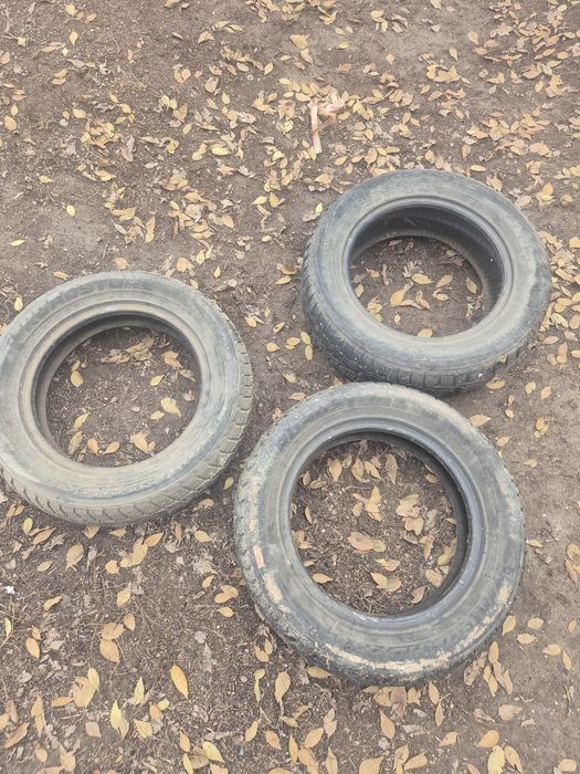 Шины р15, 3 шт., в неплохом состоянии.