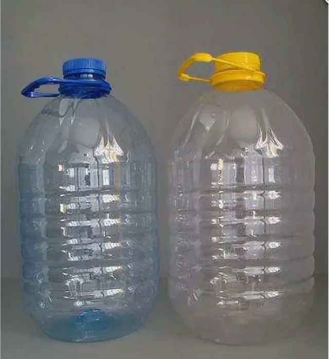 Бутылки пластиковые 5 литров