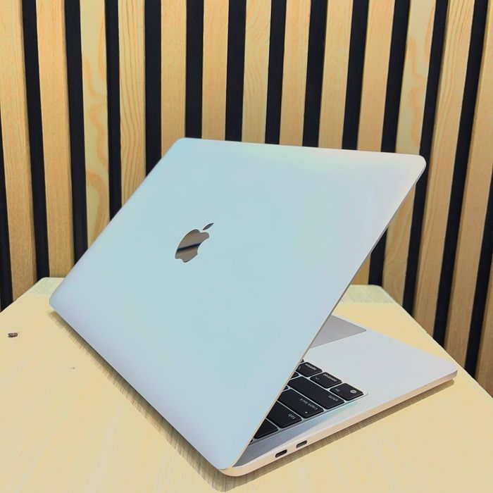 MacBook Pro M1  Silver